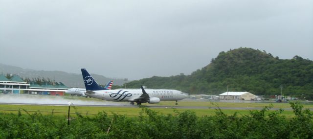 Boeing 737-800 (N3758Y)