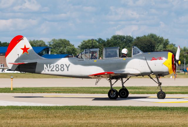 YAKOVLEV Yak-52 (N288Y)