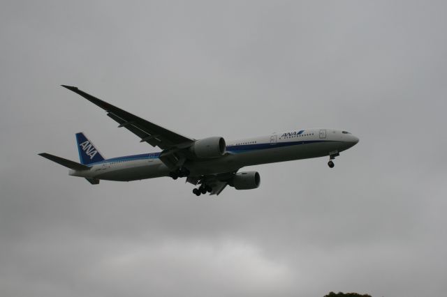 BOEING 777-300ER (JA734A)