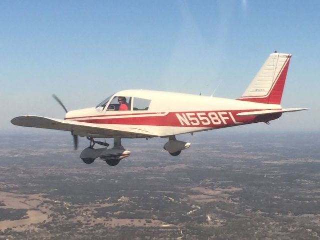 Piper Cherokee (N558FL)