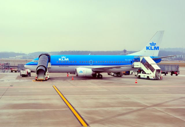 BOEING 737-300 (PH-BTE) - 2011 - Poor "Roald Amundsen", now flying in Africa, EC Air - Equatorial Congo Airlines, as HB-JJB 