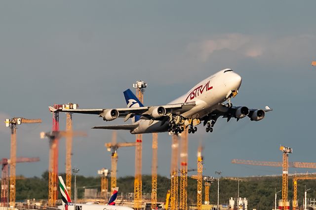 Boeing 747-400 (TF-AMM)