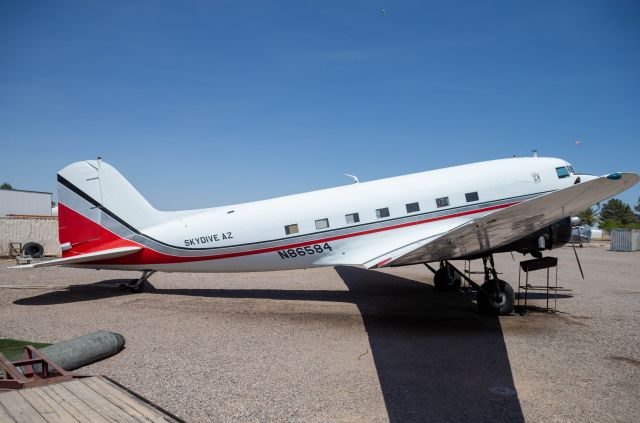 Douglas DC-3 (N86584)