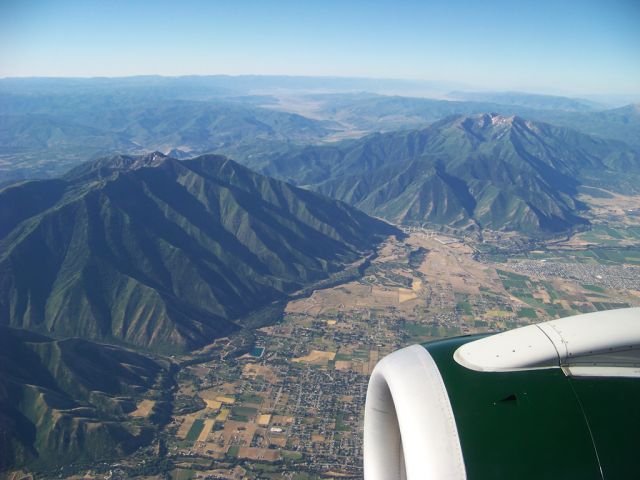 Embraer ERJ-190 (N170HQ) - Wasatch Mountains just south of Provo, UT