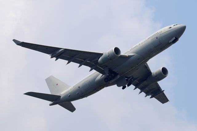 Airbus A330-200 (ZZ-333) - Took a drive to Detroit Metro Airport for check out some “heavies”. I wasn’t disappointed! This RAF Airbus KC2 Voyager A330-200 MRTT was the highlight of the day. Here are a few shots of ZZ333, call sign RRR2144 (UK Royal Air Force Transport). They left around noon bound for Yuma Intl – KNYL.