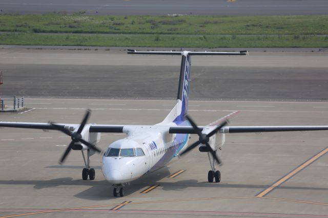 de Havilland Dash 8-300 (JA802K)