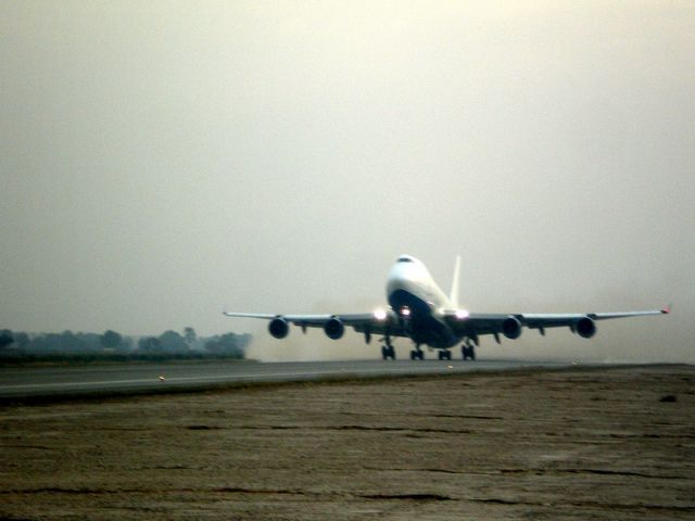 Boeing 747-400 (A6-GGP)