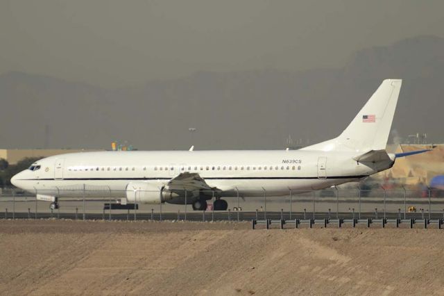 BOEING 737-400 (N639CS) - US Marshals Service Boeing 737-4Y0 N639CS at Phoenix Sky Harbor on December 2, 2015. It first flew on September 24, 1992. Its construction number is 26073. It was delivered to THY Turkish Airlines as TC-JER on April 9, 1993. It was transferred to Corundon Airlines as TC-TJE on March 13, 2009. Wells Fargo Bank acquired it as N639CS on February 5, 2013. The US Marshals Service acquired it on September 14, 2013. 