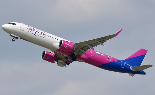 Airbus A321neo (9H-WNC)