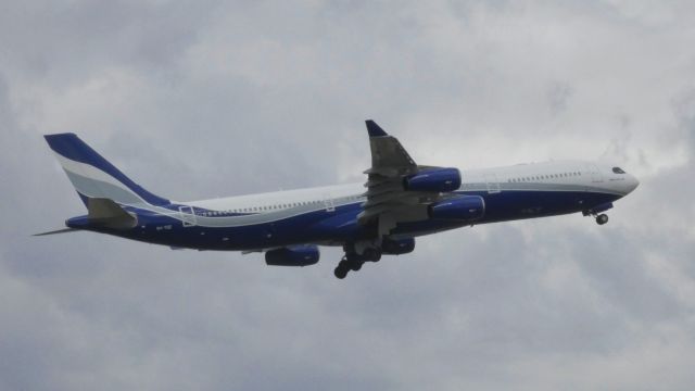 Airbus A340-300 (9H-TQZ)