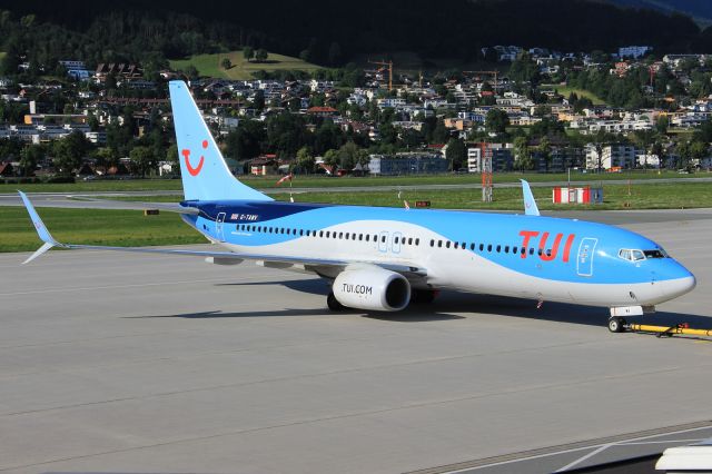 Boeing 737-800 (G-TAWV)