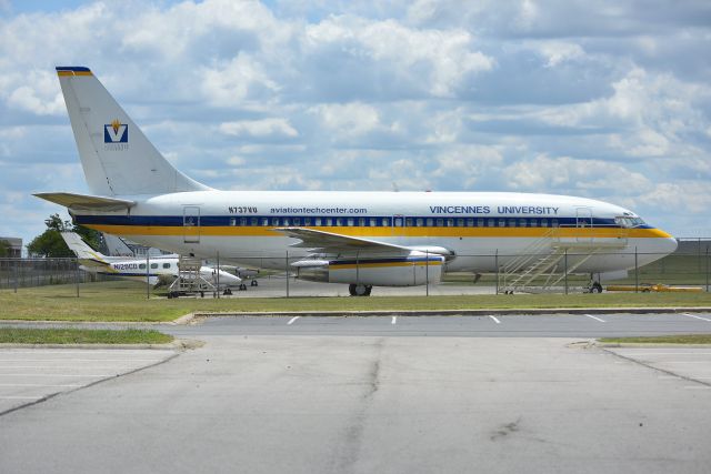 Boeing 737-200 (N737VU) - 1969 vintage. Line # 12. Formerly N9003U with United Air Lines