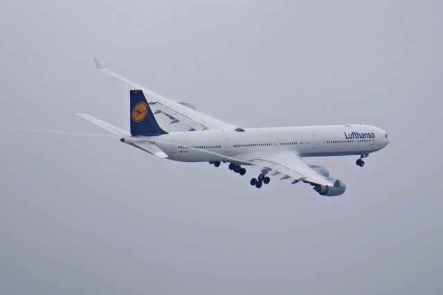 Airbus A340-600 (D-AIHM)