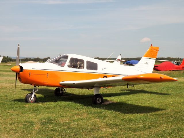 Piper Cherokee (G-BSTZ)