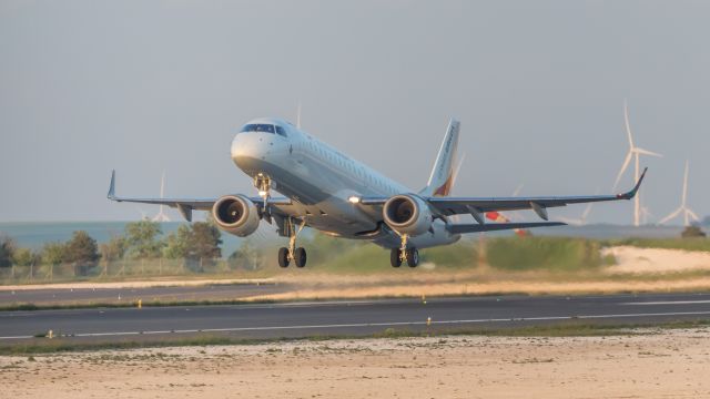 Embraer ERJ-190 (D-AWSI)