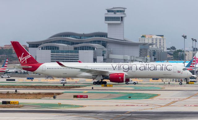 Airbus A350-1000 (G-VPOP)