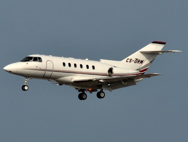 Hawker 800 (CS-DRM) - Kystvejen RWY22L