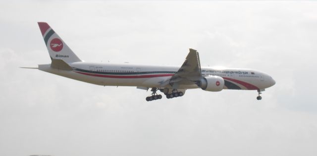 Boeing 777-200 (S2-AHN)