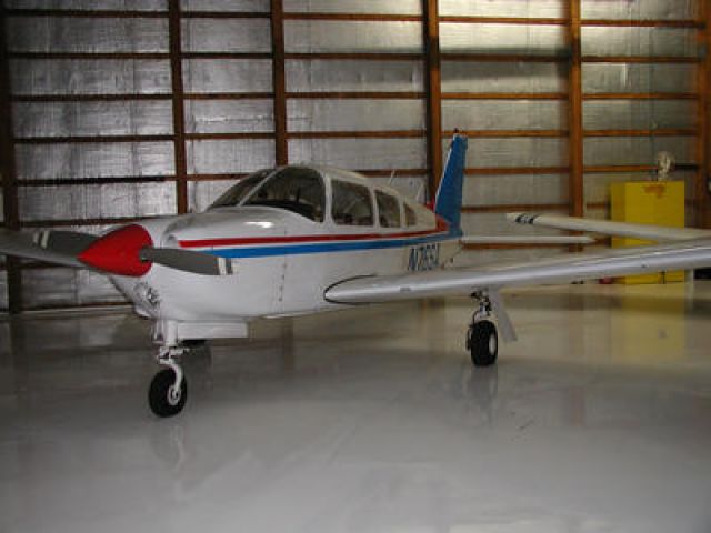 Piper Cherokee (N76SA)