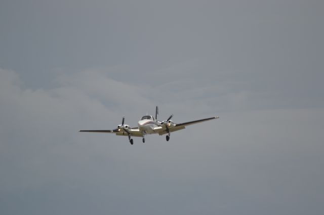 Beechcraft Baron (58) (N22VX) - Final Approach to Runway 21 KFSD - 5-1-12