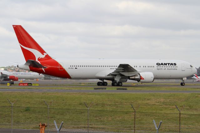 BOEING 767-300 (VH-OGJ)