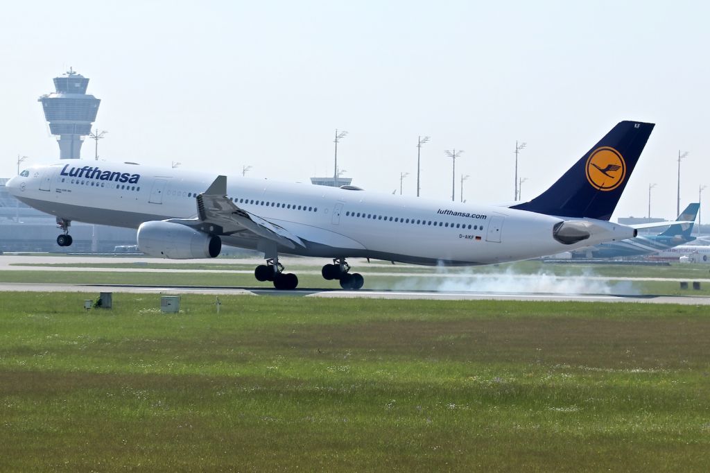 Airbus A330-200 (D-AIKF)