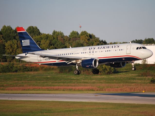 Airbus A320 (N126UW) - Arriving 18C - 10/10/10