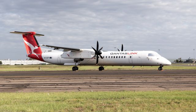 de Havilland Dash 8-400 (VH-QOP)