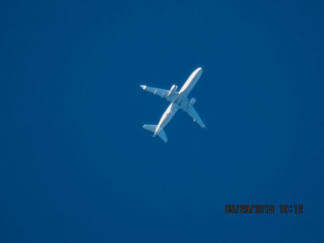 Embraer 175 (N87339)