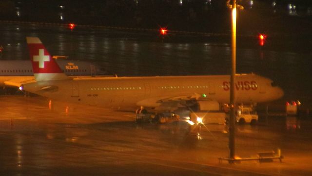 Airbus A321 (HB-IOM)