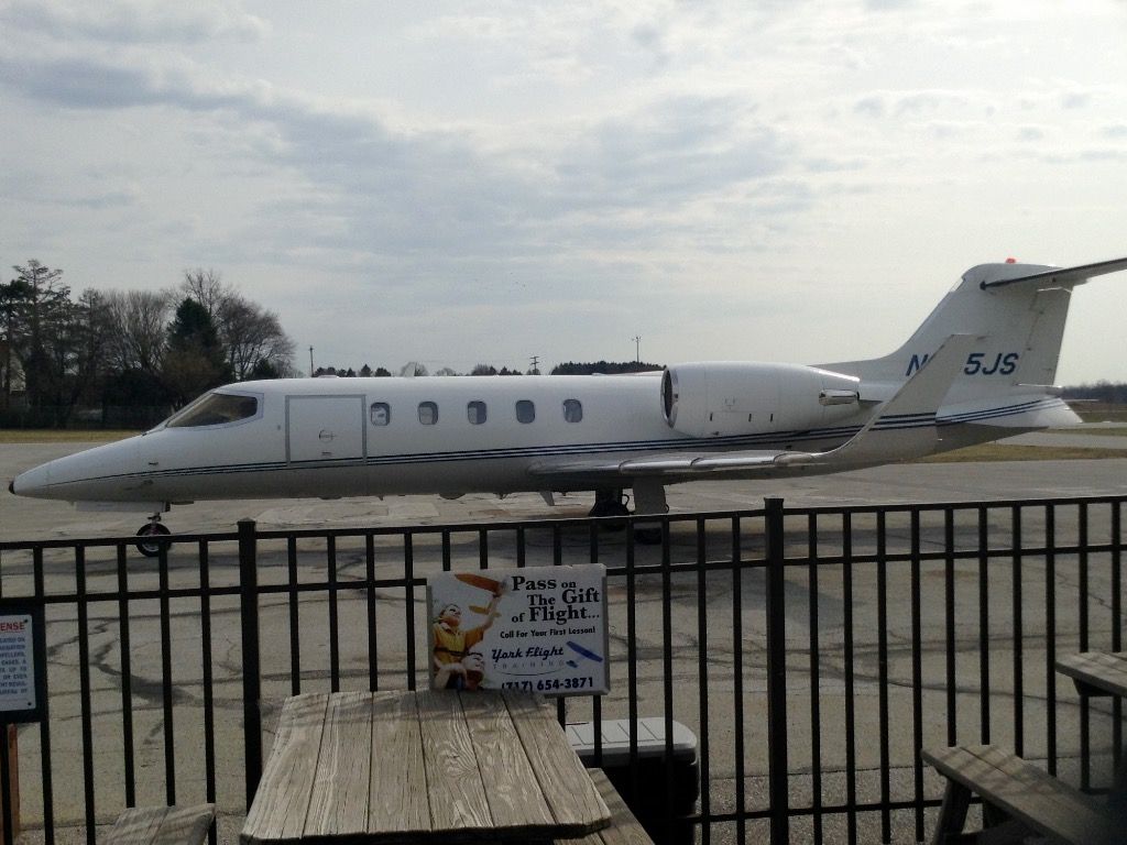 Learjet 31 (N955JS)