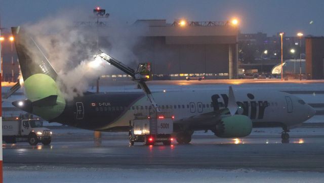 Boeing 737 MAX 8 (C-FLHI) - Flair Airlines Boeing 737-Max 8 (C-FLHI) visits ICEMAN before departing YWG for YYC as Flair 190 on 12 Dec 22