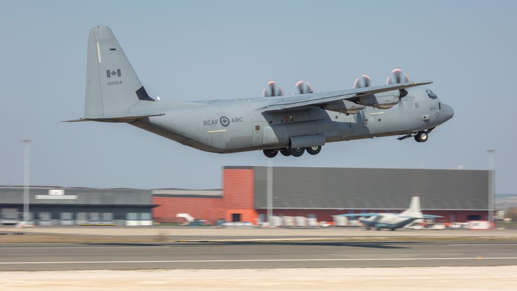 Lockheed C-130 Hercules (13-0614)
