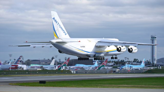 Antonov An-124 Ruslan (UR-82008) - ADB1588 from KAFW on short final to Rwy 16R on 9/19/15. (ln 01-06 / cn 19530501006). The aircraft is delivering parts to Boeing.