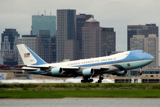 92-8000 — - Air Force One departing Boston (6/26/12)