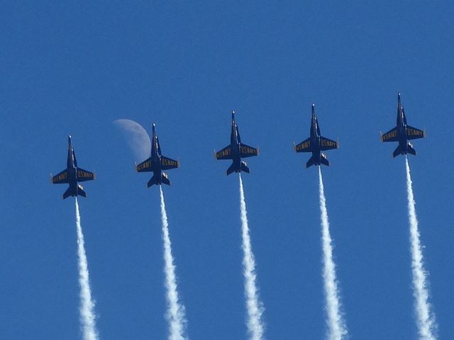 McDonnell Douglas FA-18 Hornet (16-3438)