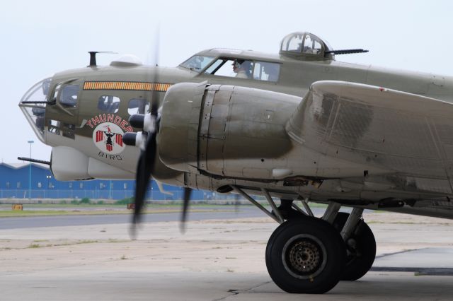 Boeing B-17 Flying Fortress (N900RW)