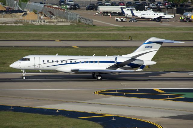 Bombardier Global Express (N905T)