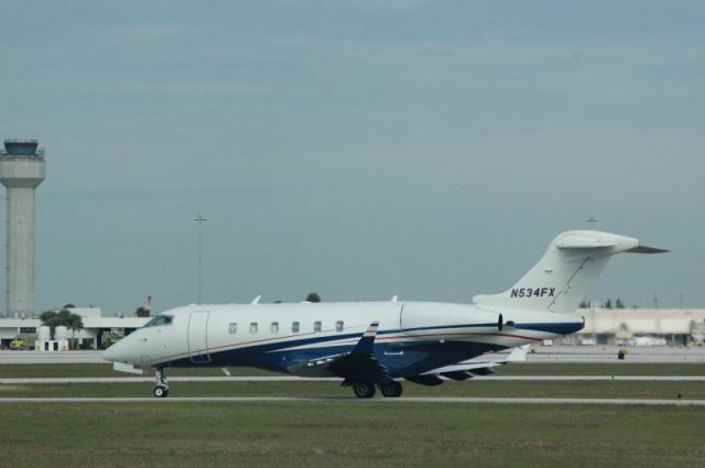 Bombardier Challenger 300 (N534FX)