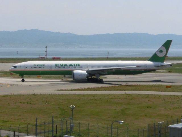 Boeing 777-200 (B-16306)