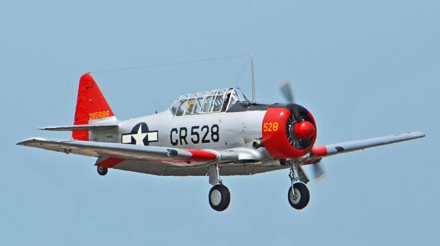 North American T-6 Texan (N85696)