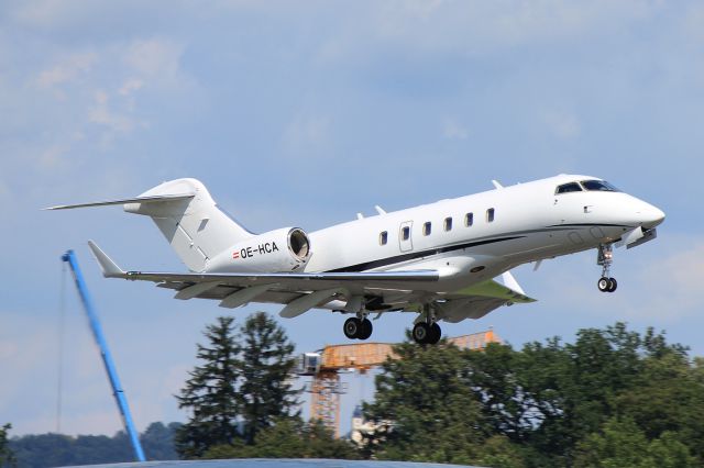 Bombardier Challenger 300 (OE-HCA)