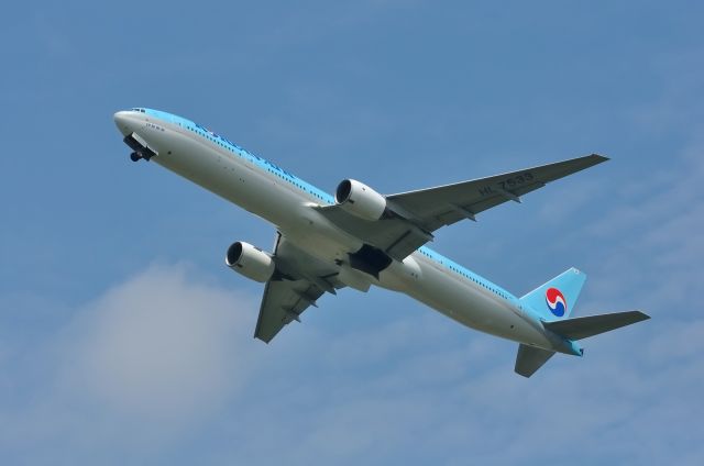 BOEING 777-300 (HL7533)