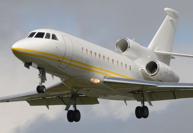 Dassault Falcon 900 (LX-EMO)