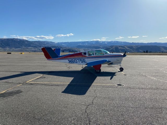 Beechcraft 35 Bonanza (N6075E)