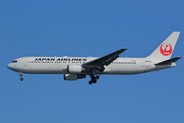BOEING 767-300 (JA615J)