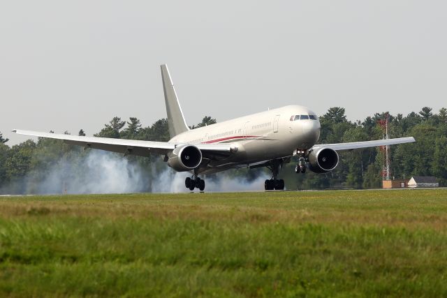 BOEING 767-300 (N441AX) - Omni 441 touching down on 15