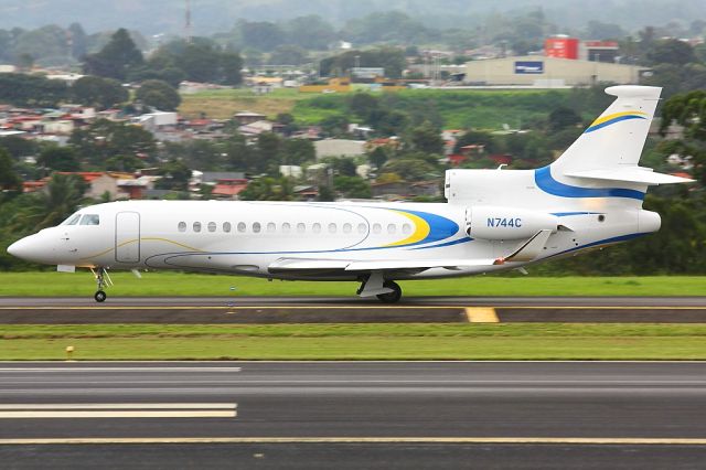 Dassault Falcon 8X (N744C)