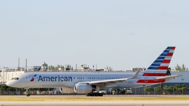 Boeing 757-200 (N194AA)