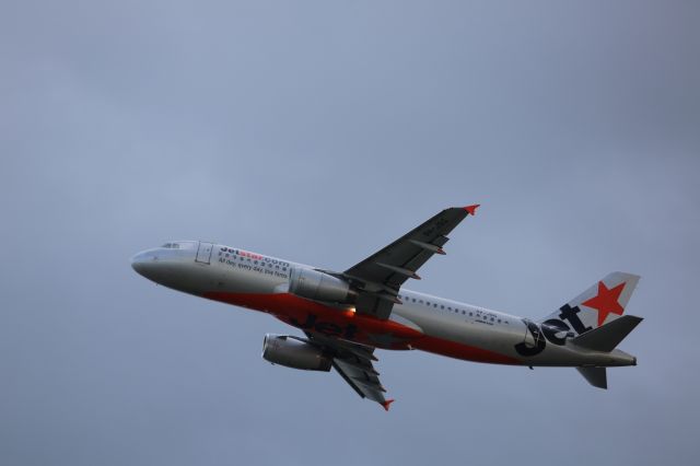 Airbus A320 (9V-JSG)